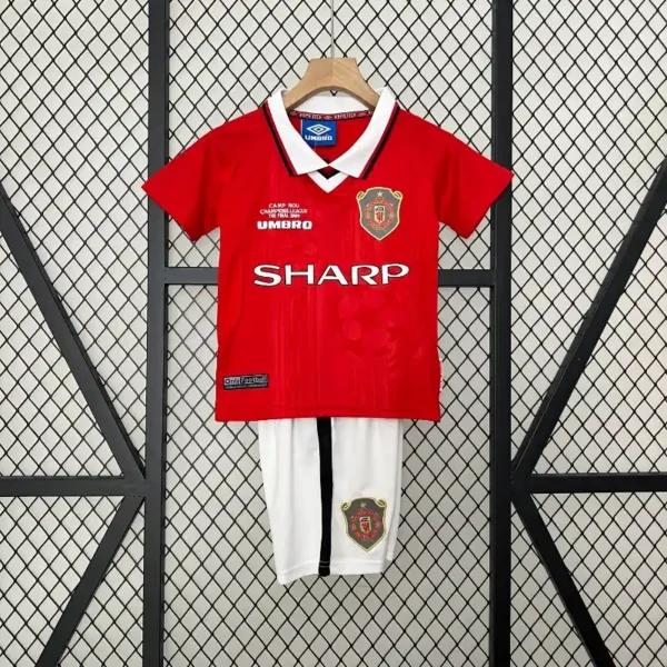 Manchester United 1999-2000 Home Kit - kids