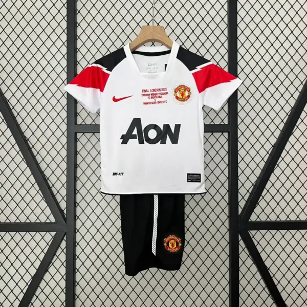 Manchester United 2010-2011 Away Kit – Kids