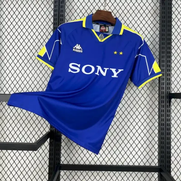 Juventus 1996-97 – Away kit