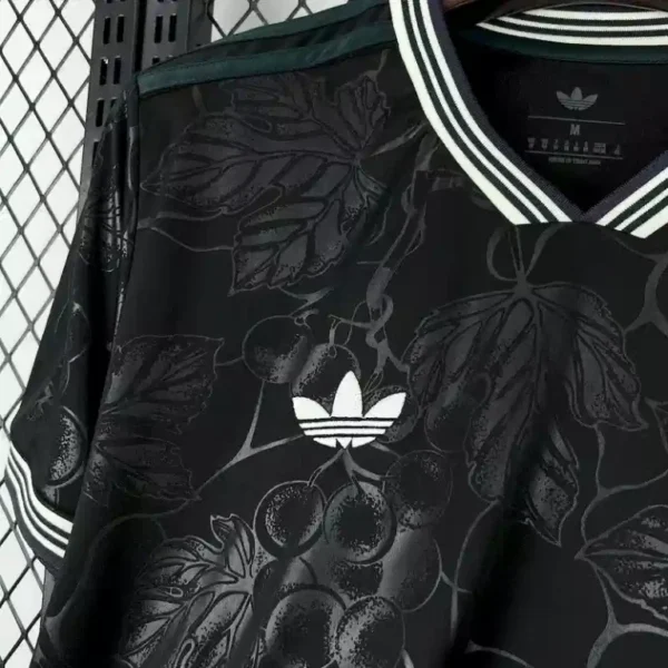 Juventus black kit