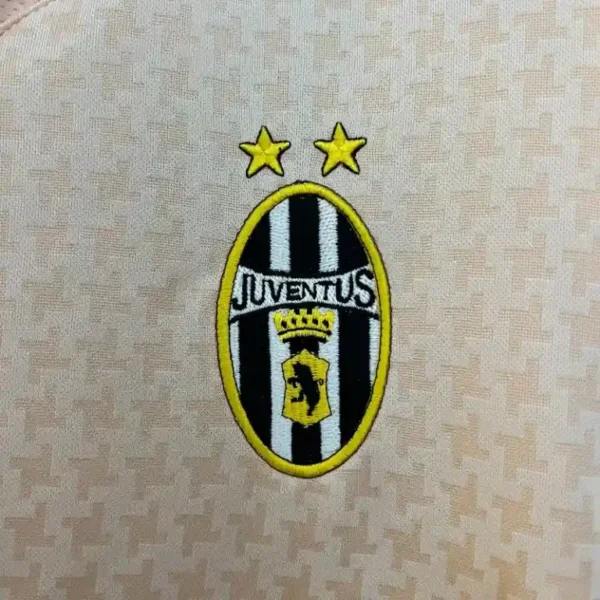 Juventus 2003 - 04 Away Kit - Retro Kit