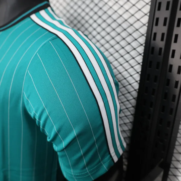 adidas Retro Style Kit